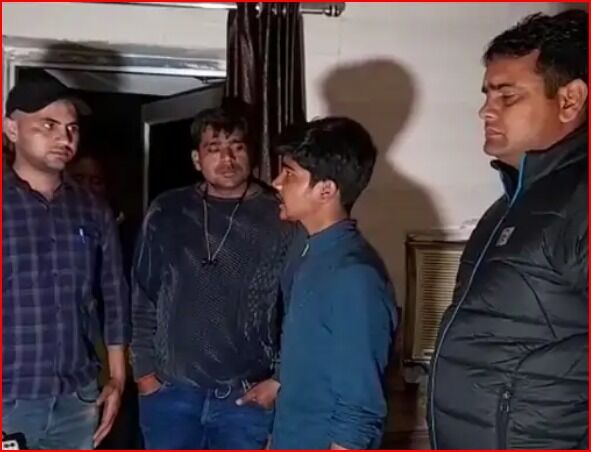 घरवालों ने दिया पढ़ाई का दबाव तो छात्र ने ऐसा कर मचाया चौतरफा हड़कंप