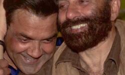 बॉबी देओल ने सनी देओल के साथ सोशल मीडिया पर तस्वीर शेयर की