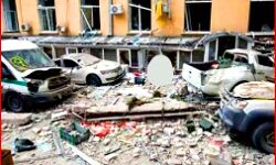 खेरसान पर हुआ रूस का कब्जा- अब पैराट्रूपर्स का अस्पताल पर हमला खेरसान पर हुआ रूस का कब्जा- अब पैराट्रूपर्स का अस्पताल पर हमला