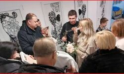 लो जी ऊपर सेना बरसा रही थी बम - नीचे बंकर में इस जोड़े ने रचा ली शादी लो जी ऊपर सेना बरसा रही थी बम - नीचे बंकर में इस जोड़े ने रचा ली शादी