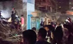 जबरदस्त विस्फोट से मकान हुआ ध्वस्त - छह लोगों की हुई मौत जबरदस्त विस्फोट से मकान हुआ ध्वस्त - छह लोगों की हुई मौत