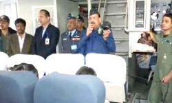 छात्रों की चुप्पी-केंद्रीय मंत्री को खुद ही करनी पड़ी पीएम की जय जयकार छात्रों की चुप्पी-केंद्रीय मंत्री को खुद ही करनी पड़ी पीएम की जय जयकार