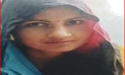 कहासुनी के बाद सड़क पर पत्नी की बेरहमी से हत्या कर खुद भी दे दी जान कहासुनी के बाद सड़क पर पत्नी की बेरहमी से हत्या कर खुद भी दे दी जान