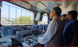 इंजन में सवार थे रेलमंत्री और दो रेल हो गई आमने सामने-फिर इसके बाद