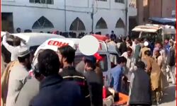 जुम्मे की नमाज के दौरान आत्मघाती बम हमला- 30 की मौत, आधा सैकडा जख्मी जुम्मे की नमाज के दौरान आत्मघाती बम हमला- 30 की मौत, आधा सैकडा जख्मी