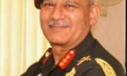 सैनिकों का बलिदान शब्दों में बयां नहीं हो सकता-लेफ्टिनेंट जनरल डिमरी सैनिकों का बलिदान शब्दों में बयां नहीं हो सकता-लेफ्टिनेंट जनरल डिमरी