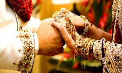 शराबियों के हंगामे से खफा दुल्हन ने किया शादी से इंकार शराबियों के हंगामे से खफा दुल्हन ने किया शादी से इंकार