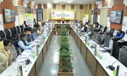 आम आदमी की आय बढ़ाना जरूरी है- गहलोत आम आदमी की आय बढ़ाना जरूरी है- गहलोत