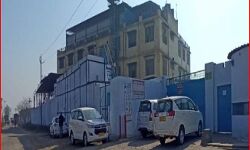 नमकीन कारोबारी सपा नेता के आवास एवं फैक्टरी पर पडी रेड-मचा हड़कंप नमकीन कारोबारी सपा नेता के आवास एवं फैक्टरी पर पडी रेड-मचा हड़कंप