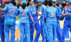 भारत ने टॉस जीत कर पहले बल्लेबाजी चुनी भारत ने टॉस जीत कर पहले बल्लेबाजी चुनी