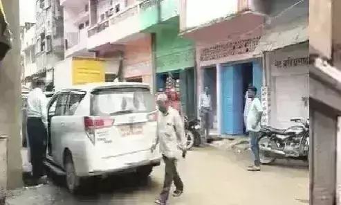 नगर पालिका के पूर्व चेयरमैन के ठिकानो पर छापेमारी नगर पालिका के पूर्व चेयरमैन के ठिकानो पर छापेमारी