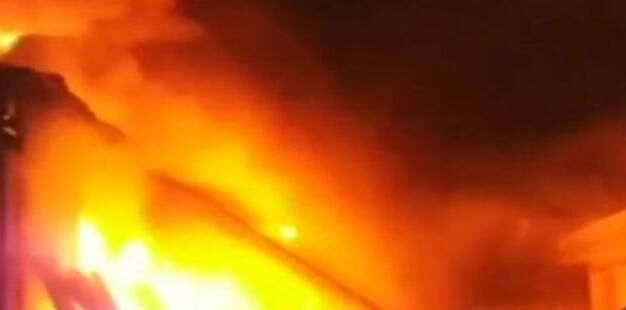 मोटर पार्ट्स की दुकान में लगी आग- लाखों का सामान जलकर हुआ राख