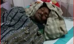 बीजेपी का उतारकर सपा का नहीं लगाया झंडा तो चाकूओं से किया यह हाल बीजेपी का उतारकर सपा का नहीं लगाया झंडा तो चाकूओं से किया यह हाल