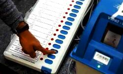 थानाभवन में तीन EVM निकली खराब- अंत में होगा फैसला
