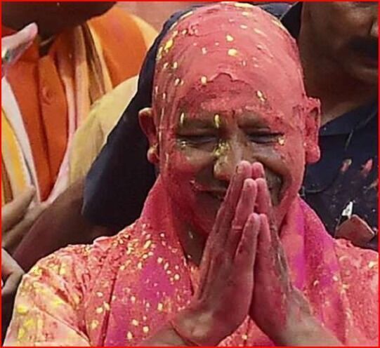 BJP की प्रचंड जीत के बाद अब CM योगी आदित्यनाथ देंगे इस्तीफा