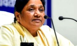 BSP की हार के गम में डूबी माया- भावुक होकर रूधें गले से इतना ही बोली BSP की हार के गम में डूबी माया- भावुक होकर रूधें गले से इतना ही बोली