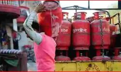 दाम बढ़ने से बचने को होली से पहले 634 में लाएं गैस सिलेंडर दाम बढ़ने से बचने को होली से पहले 634 में लाएं गैस सिलेंडर
