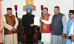 बीजेपी को लगातार दूसरी बार जीत दिलाने वाले सीएम ने दिया इस्तीफा बीजेपी को लगातार दूसरी बार जीत दिलाने वाले सीएम ने दिया इस्तीफा