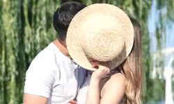 लड़की ने अपनी दोस्त को बॉयफ्रेंड से मिलवाया- लड़का हुआ उसी को लेकर फरार लड़की ने अपनी दोस्त को बॉयफ्रेंड से मिलवाया- लड़का हुआ उसी को लेकर फरार