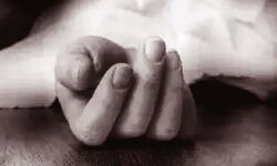 नशेबाज ने की पत्नी की हथाैड़ा मार कर हत्या नशेबाज ने की पत्नी की हथाैड़ा मार कर हत्या