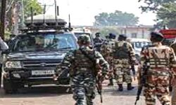 औचक निरीक्षण के दौरान पुलवामा में आतंकवादी गिरफ्तार औचक निरीक्षण के दौरान पुलवामा में आतंकवादी गिरफ्तार