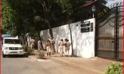 इस्लाम का हिस्सा नहीं हिजाब-यूनिफॉर्म पहनने से ना नहीं कर सकते छात्र इस्लाम का हिस्सा नहीं हिजाब-यूनिफॉर्म पहनने से ना नहीं कर सकते छात्र