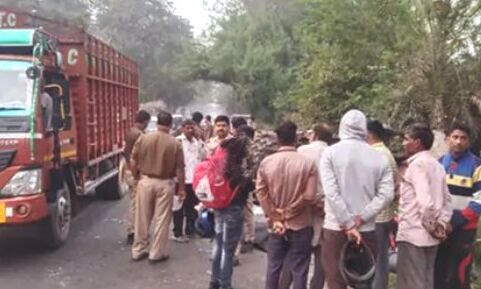 परिवारों की होली हुई काली- घर लौटते वक्त रास्ते में हुआ हादसे- 3 की मौत