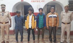 अवैध खनन कर रहे 4 व्यक्तियों को पुलिस ने किया गिरफ्तार - ट्रैक्टर जब्त अवैध खनन कर रहे 4 व्यक्तियों को पुलिस ने किया गिरफ्तार - ट्रैक्टर जब्त