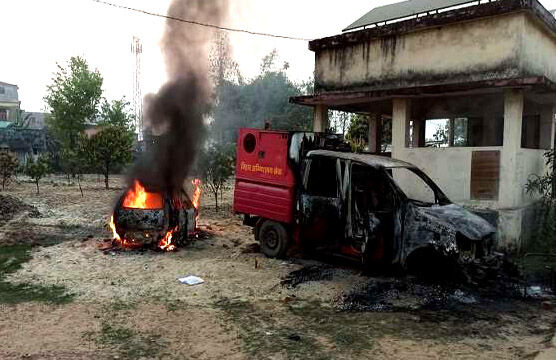 हिरासत में युवक की मौत से उग्र हुए ग्रामीणों ने थाना में लगाई आग