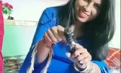 पिस्टल बॉयज के बाद अब आई पिस्टल रानी की बारी-सोशल मीडिया पर छाई पिस्टल बॉयज के बाद अब आई पिस्टल रानी की बारी-सोशल मीडिया पर छाई