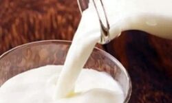 दूध की कीमतों में फिर आया उबाल-इस कंपनी ने बढ़ाए इतने दाम