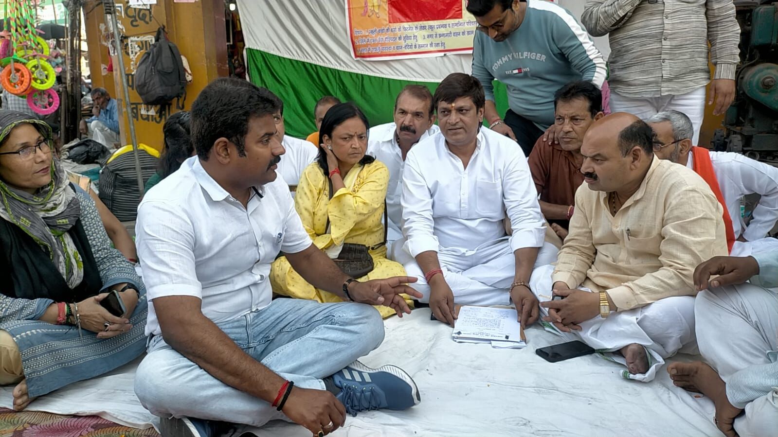 हिंदू महासंघ एवं समाजसेवी टीम ने शिवचौक पर लगाया सांकेतिक जाम, जमकर हंगामा