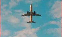 यात्रियों को लेकर जा रहा विमान हवा में हुआ क्रैश-कई के मरने की आशंका यात्रियों को लेकर जा रहा विमान हवा में हुआ क्रैश-कई के मरने की आशंका