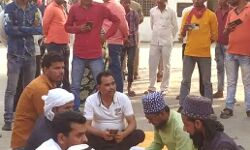 बिना दुल्हन के घर वापस लौटा दूल्हा- पुलिस ने प्रेमी से कराई शादी बिना दुल्हन के घर वापस लौटा दूल्हा- पुलिस ने प्रेमी से कराई शादी