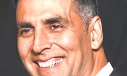 सेल्फी में नुसरत भरूचा और डायना पेंटी के साथ काम करेंगे अक्षय कुमार