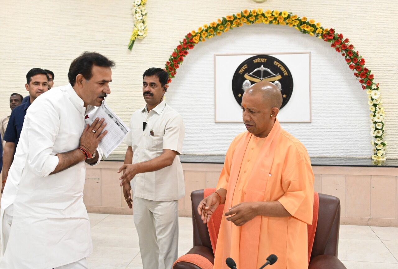 सीएम योगी से मिले उमेश मलिक - भाजपा की प्रचंड जीत पर दी बधाई