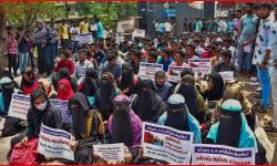 हिजाब विवाद पर सुप्रीम कोर्ट का तत्काल सुनवाई से इंकार-दी यह नसीहत हिजाब विवाद पर सुप्रीम कोर्ट का तत्काल सुनवाई से इंकार-दी यह नसीहत