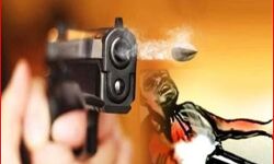 बैठक में चारपाई पर सोए युवक को बदमाशों ने गोलियों से भूना-दो नामजद बैठक में चारपाई पर सोए युवक को बदमाशों ने गोलियों से भूना-दो नामजद