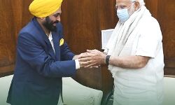 भगवंत मान ने केन्द्र से मांगा दो साल के लिये एक लाख करोड़ का पैकेज भगवंत मान ने केन्द्र से मांगा दो साल के लिये एक लाख करोड़ का पैकेज