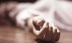 फांसी के फंदे पर लटका मिला किशोरी का शव फांसी के फंदे पर लटका मिला किशोरी का शव