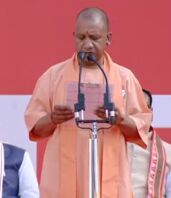 रिकॉर्ड तोड़ किया कीर्तिमान स्थापित- योगी ने फिर ली मुख्यमंत्री की शपथ