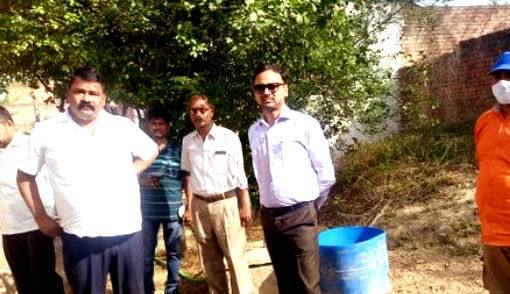 निरीक्षण में अनुपस्थित मिले कर्मचारियों का सीडीओ ने काटा वेतन-मचा हडकंप