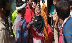 महिला ने फांसी के फंदे पर झूलकर की खुदकुशी- जांच में जुटी पुलिस