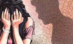 रिश्तेदार के यहां आई युवती को घर में अकेला पाकर युवक ने किया दुष्कर्म