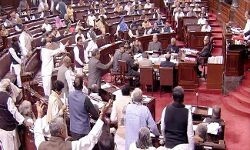 विपक्ष के हंगामे के कारण राज्यसभा की कार्यवाही हुई स्थगित विपक्ष के हंगामे के कारण राज्यसभा की कार्यवाही हुई स्थगित