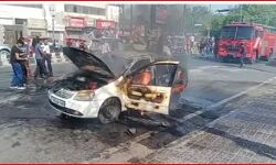 सड़क पर चलती कार अचानक बनी आग का गोला-सूझबूझ से बची जान