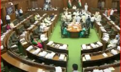 CM के खिलाफ टिप्पणी पर विधानसभा में हंगामा-3 MLA निलंबित CM के खिलाफ टिप्पणी पर विधानसभा में हंगामा-3 MLA निलंबित