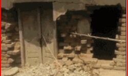 खेलते समय फटे बम-3 बच्चों समेत सात गंभीर-धमाकों से कांपी धरती खेलते समय फटे बम-3 बच्चों समेत सात गंभीर-धमाकों से कांपी धरती