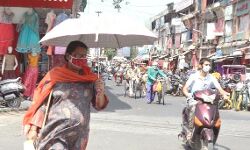 गर्मी का सेल्फ स्टार्ट- सूरज के नीचे निकलने लगा लोगों का तेल गर्मी का सेल्फ स्टार्ट- सूरज के नीचे निकलने लगा लोगों का तेल