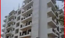 BSP नेता के अपार्टमेंट पर चला बाबा का बुलडोजर-धडाधड गिर रही है बिल्डिंग BSP नेता के अपार्टमेंट पर चला बाबा का बुलडोजर-धडाधड गिर रही है बिल्डिंग